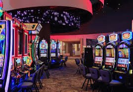 Pemakaian tampilan live casino dengan interaksi lewat smartphone yang responsif